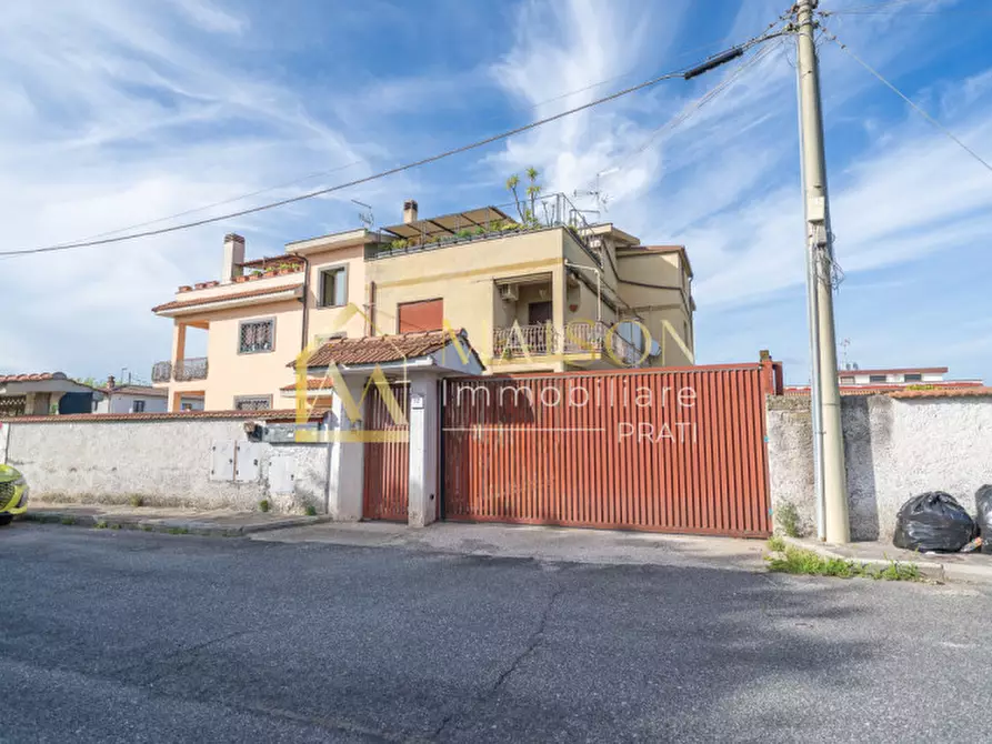 Immagine 11 di Appartamento in vendita  in Via Banari a Roma