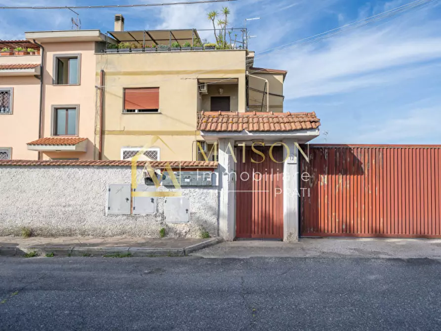 Immagine 25 di Appartamento in vendita  in Via Banari a Roma