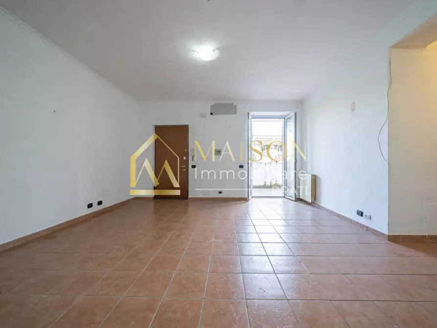 Immagine 32 di Appartamento in vendita  in Via Banari a Roma