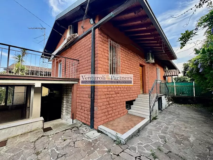 Immagine 3 di Casa bifamiliare in vendita  in via Carlo Alberto a Moniga Del Garda