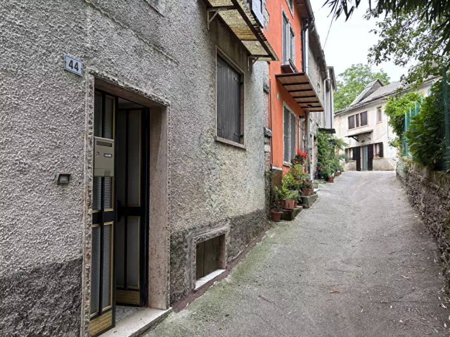 Immagine 1 di Appartamento in vendita  in Contrada Grobbe 44 a Bosco Chiesanuova