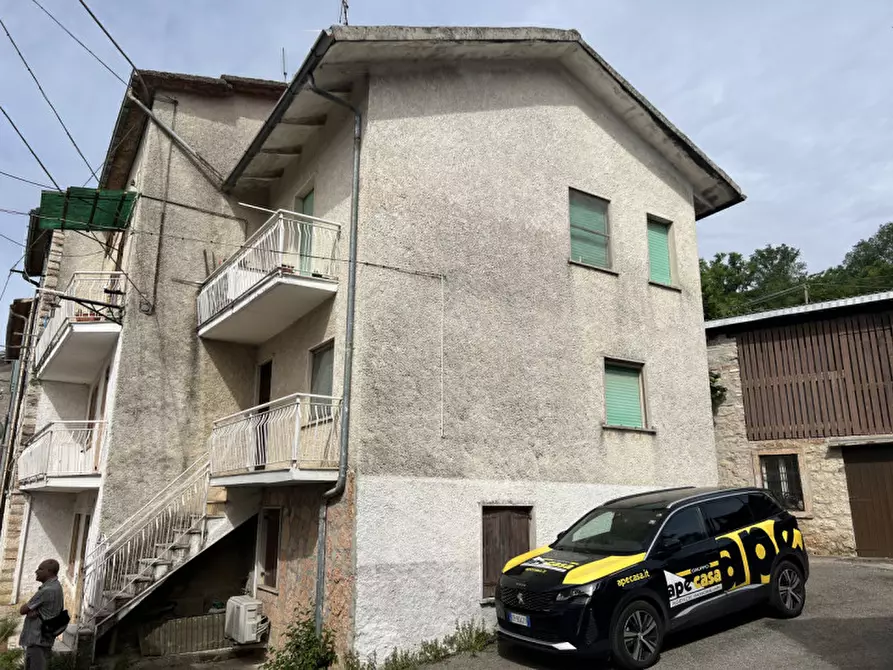 Immagine 2 di Appartamento in vendita  in Contrada Grobbe 44 a Bosco Chiesanuova