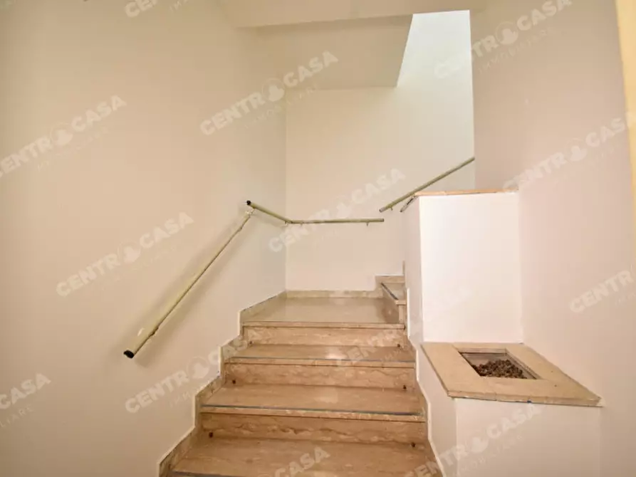 Immagine 6 di Negozio in vendita  in via duomo a Legnago