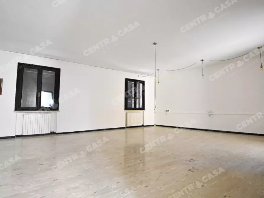 Immagine 10 di Negozio in vendita  in via duomo a Legnago