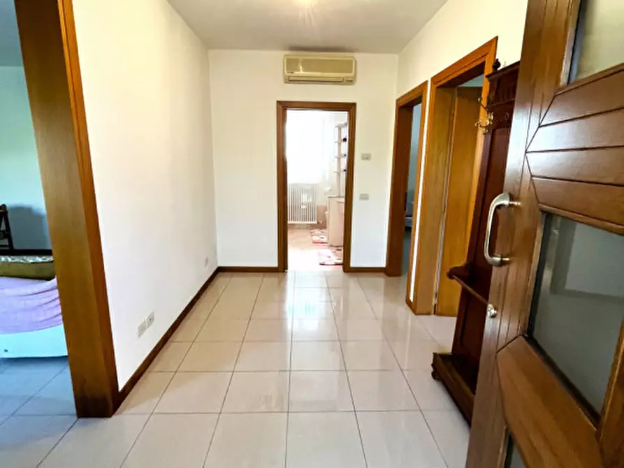 Immagine 9 di Casa indipendente in vendita  in Via San Cipriano a Roncade