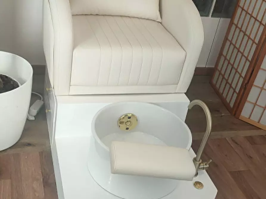 Immagine 7 di Attività commerciale in affitto  in VIA DI BELLARIVA a Firenze