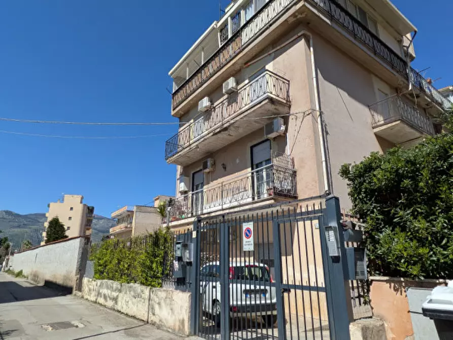 Immagine 1 di Appartamento in vendita  in Via Ammiraglio Amerigo Conti, 14 a Palermo