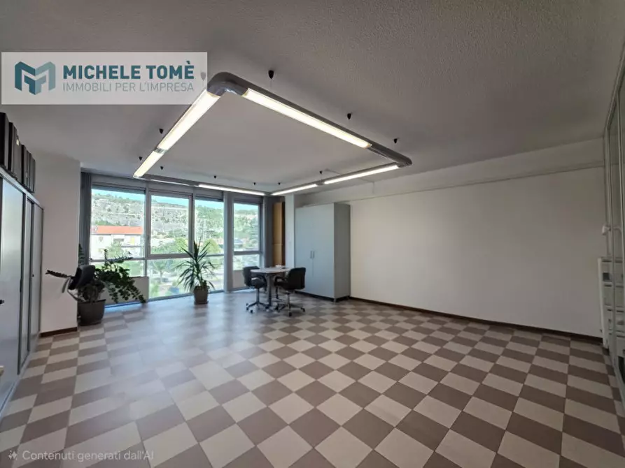 Immagine 2 di Ufficio in vendita  in Via Armando Diaz a Sant'ambrogio Di Valpolicella