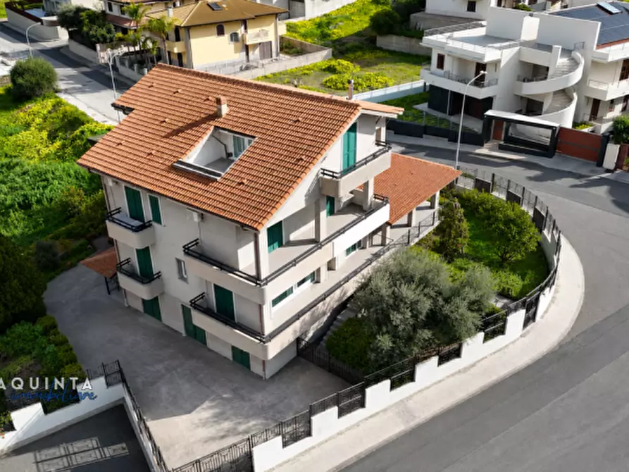 Immagine 1 di Casa indipendente in vendita  in Via Pio La Torre n. 1 a Palagonia