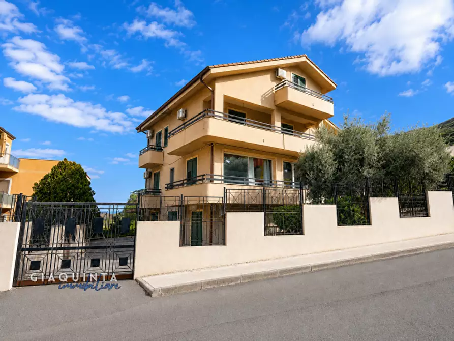 Immagine 19 di Casa indipendente in vendita  in Via Pio La Torre n. 1 a Palagonia