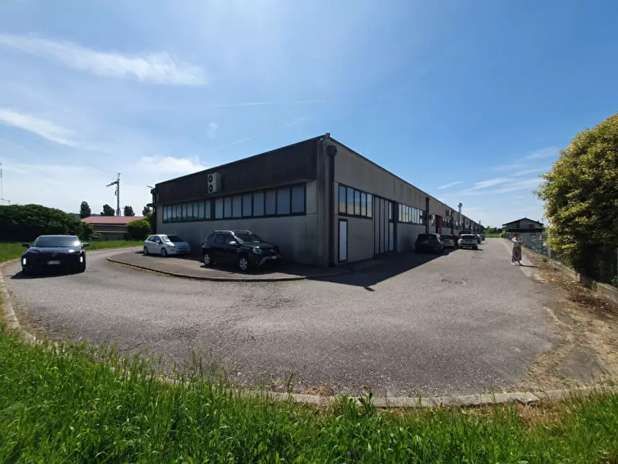 Immagine 2 di Capannone industriale in vendita  in Via Marchefave 47 a Lendinara