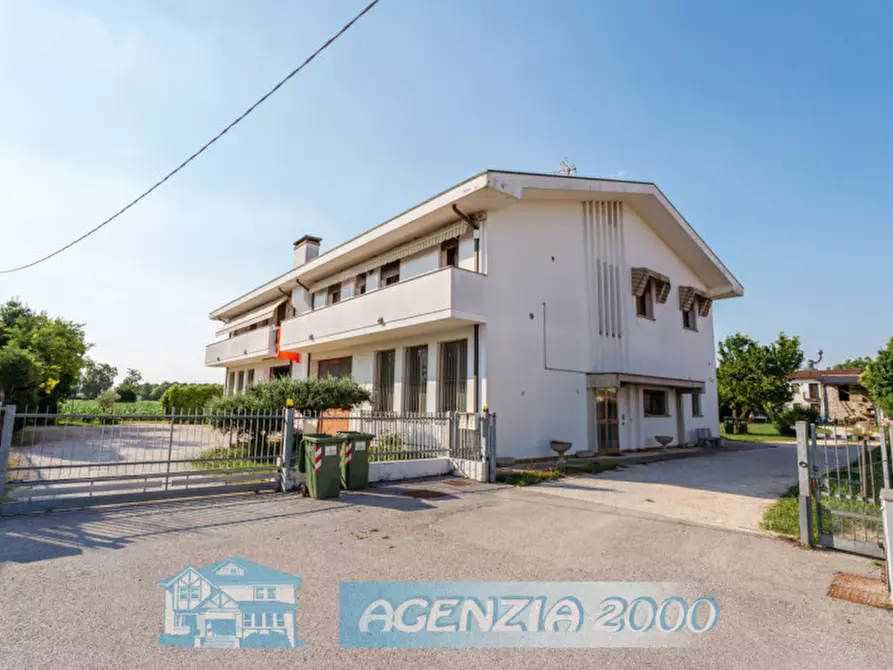 Immagine 1 di Casa bifamiliare in vendita  in Via degli Artigiani 5 a Cartura