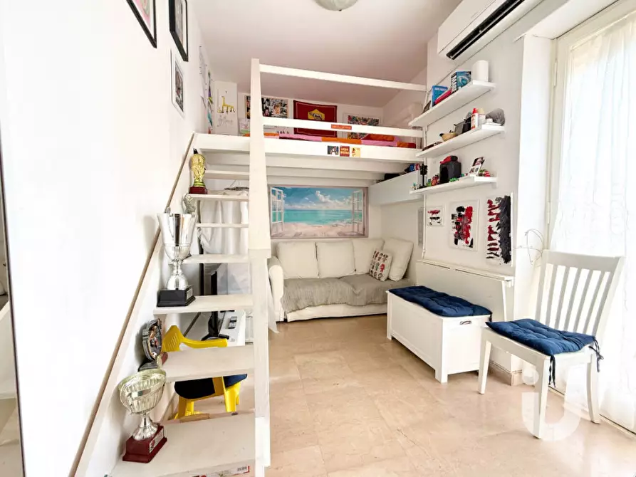 Immagine 5 di Appartamento in vendita  in Via degli Autoscafi a Roma