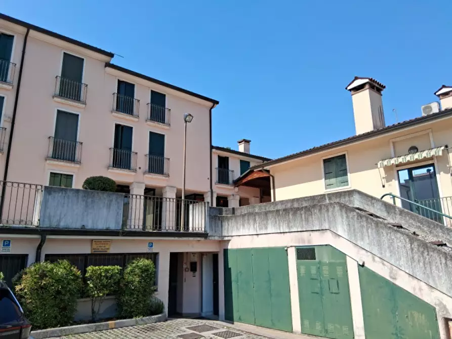 Immagine 20 di Appartamento in vendita  in Via Roma n. 27 a Altavilla Vicentina
