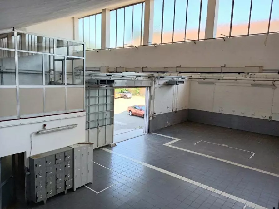 Immagine 5 di Capannone industriale in vendita  a Bologna