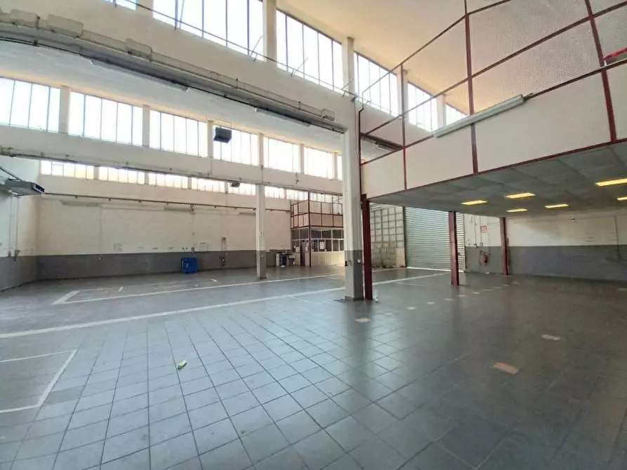 Immagine 6 di Capannone industriale in vendita  a Bologna
