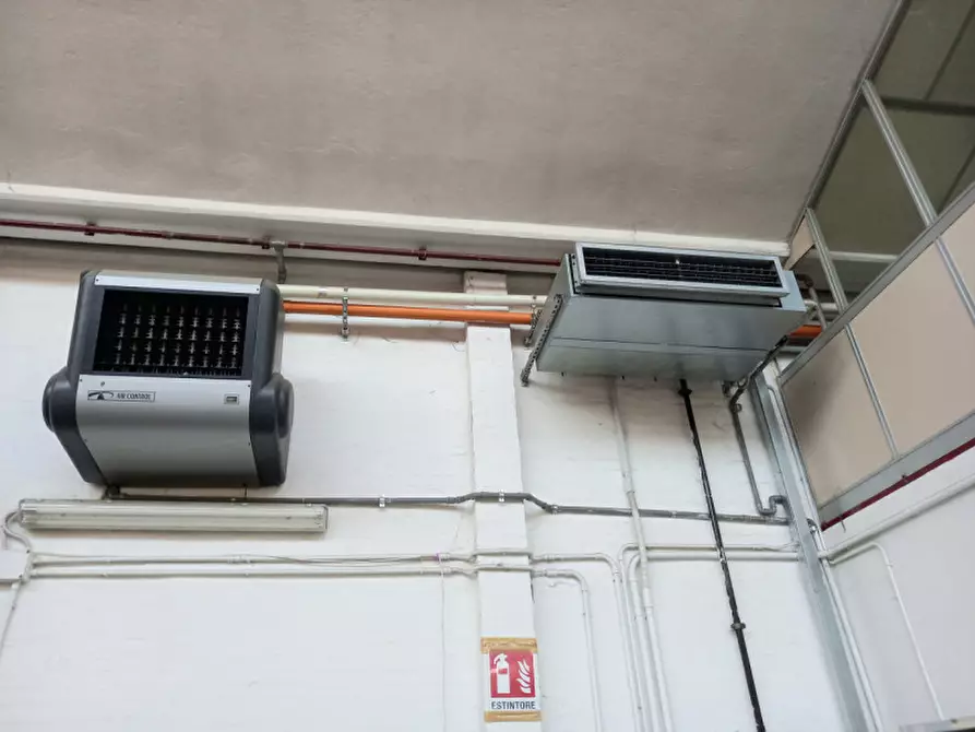 Immagine 13 di Capannone industriale in vendita  a Bologna