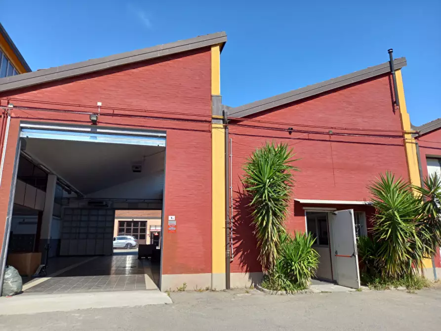 Immagine 15 di Capannone industriale in vendita  a Bologna