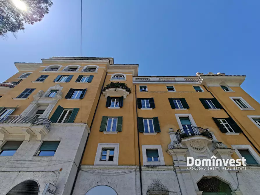 Immagine 1 di Appartamento in vendita  in Piazza dell'Emporio a Roma