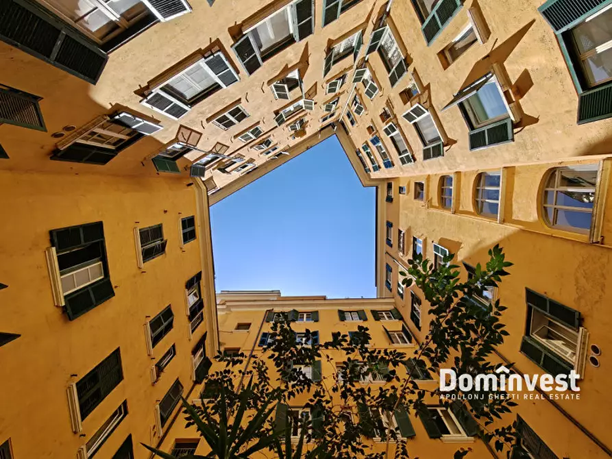 Immagine 36 di Appartamento in vendita  in Piazza dell'Emporio a Roma