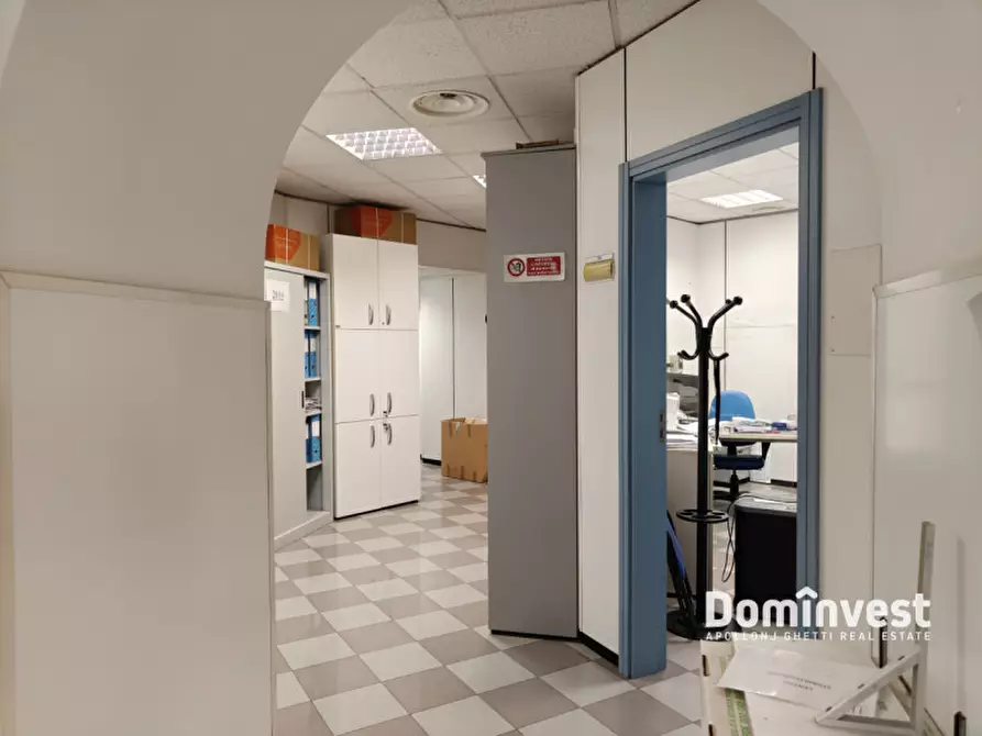 Immagine 38 di Appartamento in vendita  in Piazza dell'Emporio a Roma