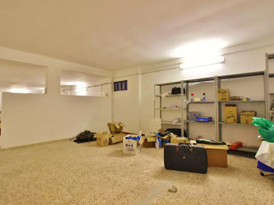 Immagine 1 di Garage in vendita  in VIA R53 a Palermo
