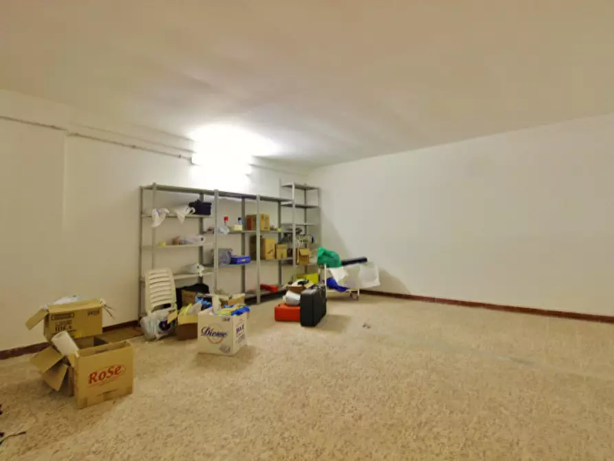 Immagine 3 di Garage in vendita  in VIA R53 a Palermo