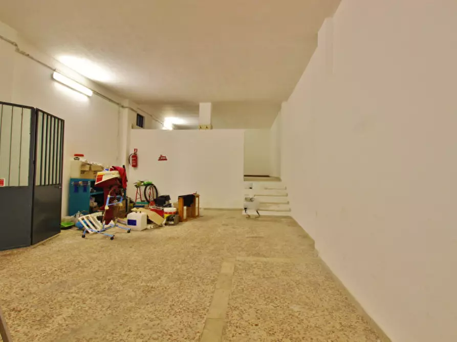 Immagine 6 di Garage in vendita  in VIA R53 a Palermo