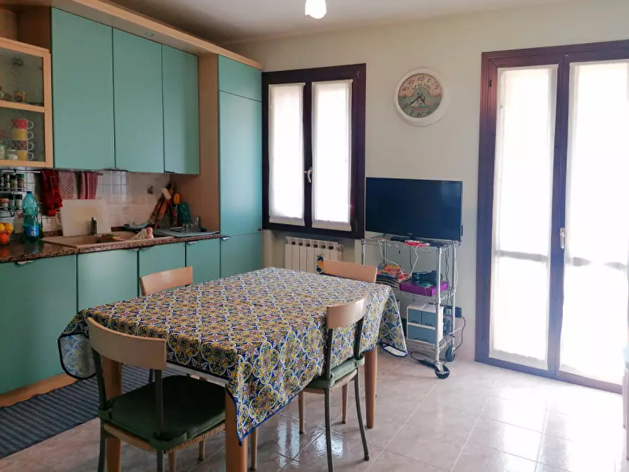 Immagine 5 di Casa bifamiliare in vendita  in Via Trento 27 a Lendinara