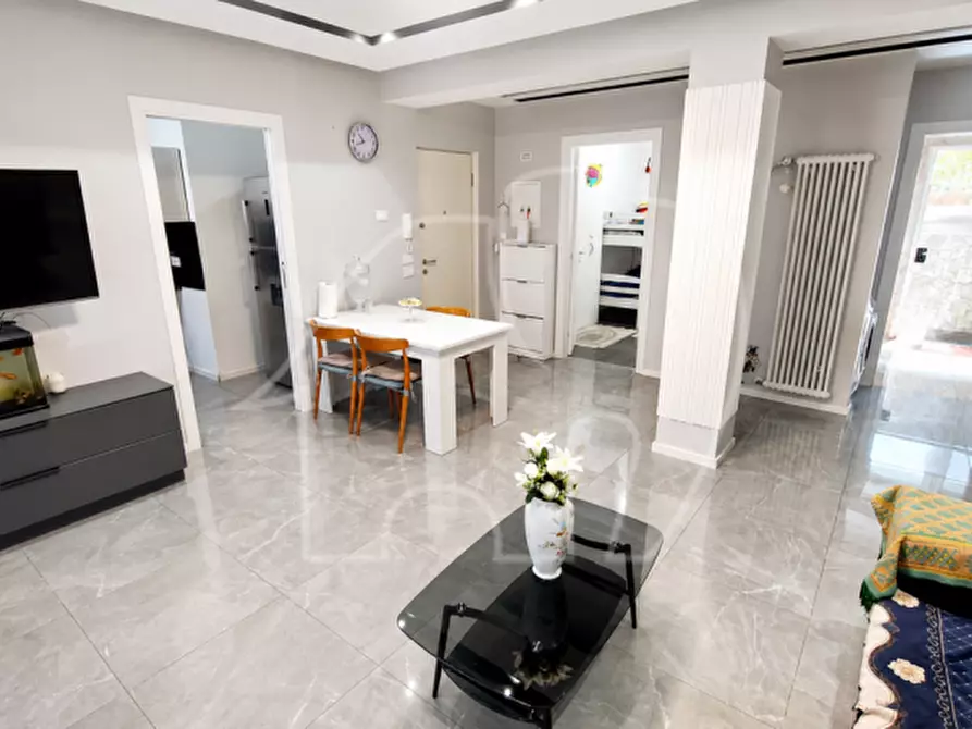 Immagine 2 di Appartamento in vendita  a Bolzano