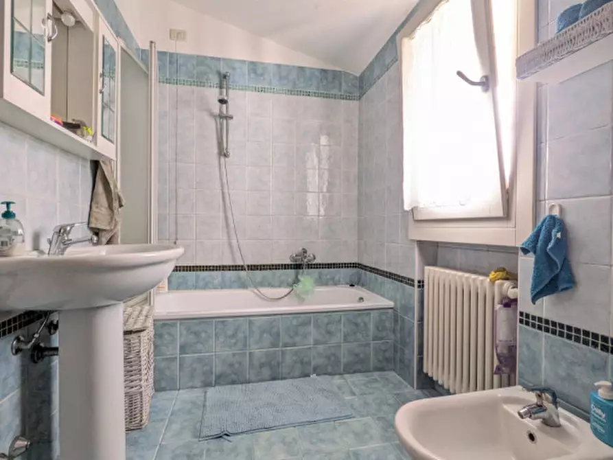 Immagine 9 di Appartamento in vendita  in Viale Roma 30 a Schio