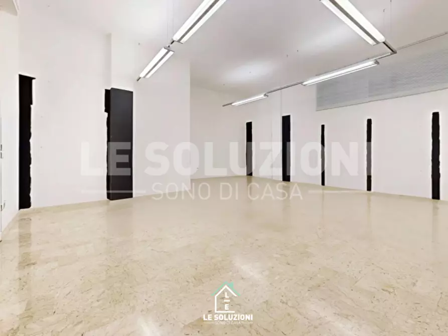 Immagine 4 di Magazzino in affitto  in VIA GIUSEPPE CHIANTERA 5-7 a Monopoli