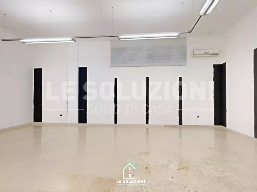 Immagine 6 di Magazzino in affitto  in VIA GIUSEPPE CHIANTERA 5-7 a Monopoli