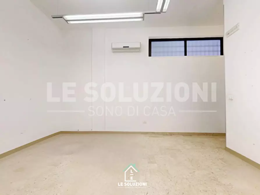 Immagine 8 di Magazzino in affitto  in VIA GIUSEPPE CHIANTERA 5-7 a Monopoli