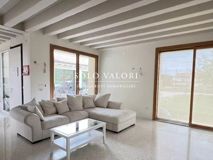 Immagine 4 di Villa in vendita  a Montebelluna