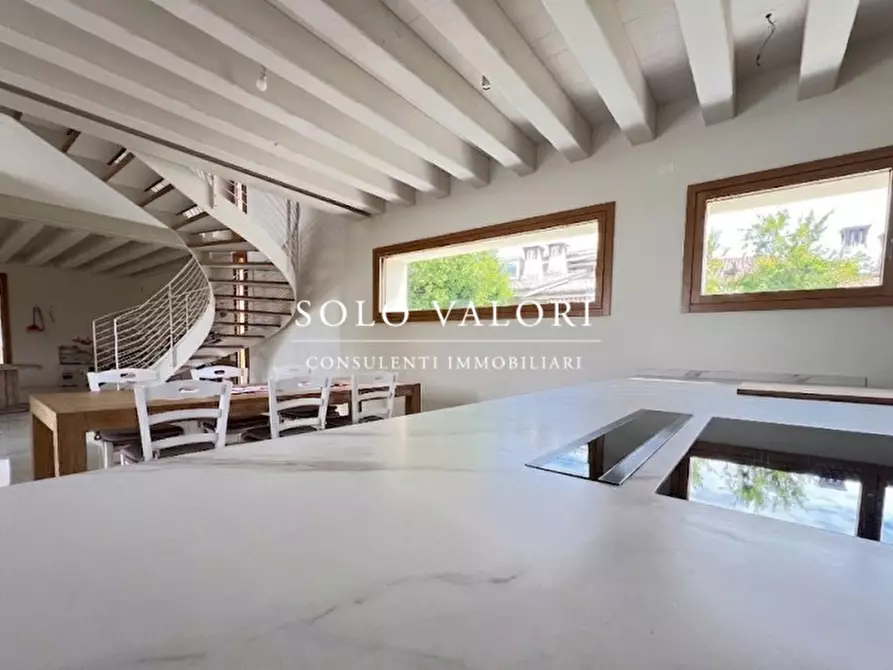 Immagine 12 di Villa in vendita  a Montebelluna