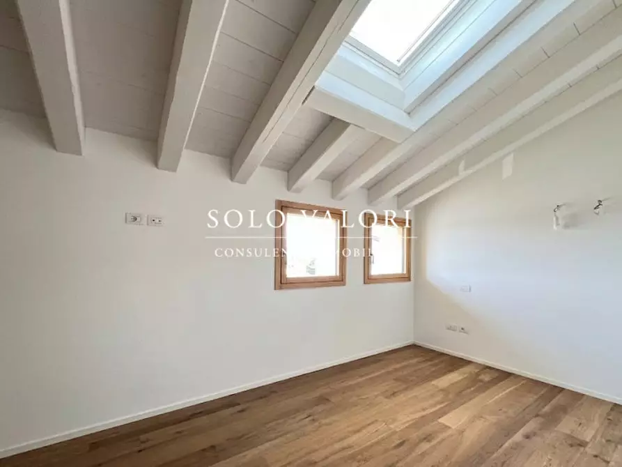 Immagine 23 di Villa in vendita  a Montebelluna