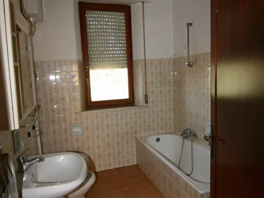 Immagine 18 di Rustico / casale in vendita  a Sinalunga