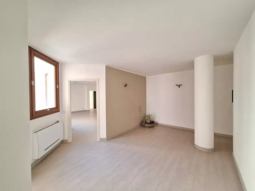 Immagine 1 di Appartamento in vendita  in Via Torquato Fraccon 11 a Rovigo