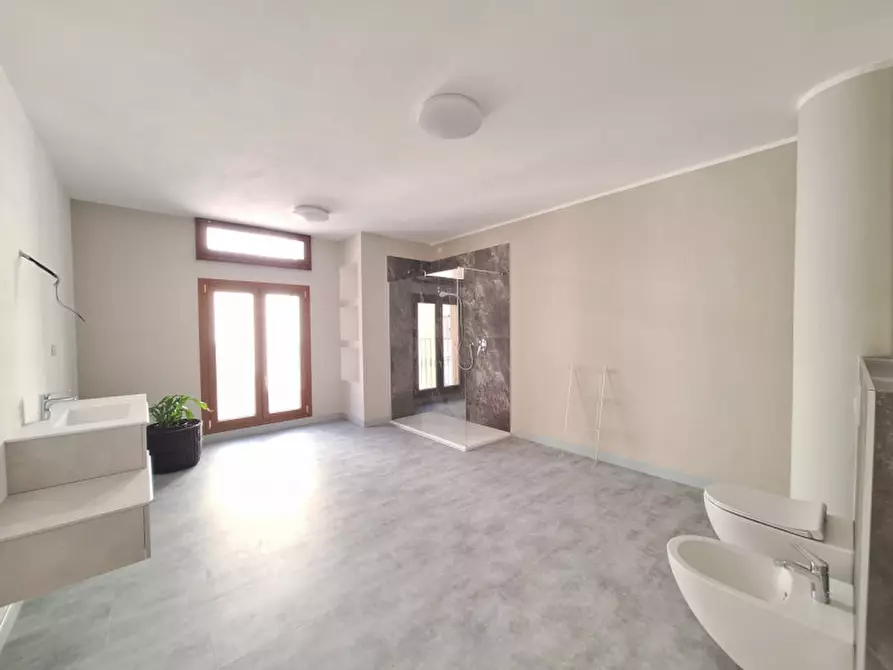 Immagine 26 di Appartamento in vendita  in Via Torquato Fraccon 11 a Rovigo
