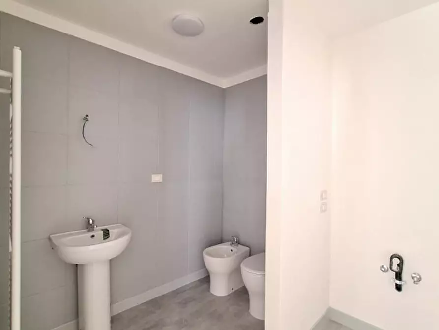 Immagine 30 di Appartamento in vendita  in Via Torquato Fraccon 11 a Rovigo