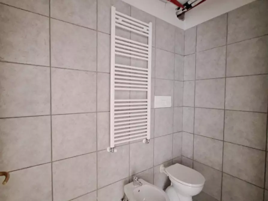 Immagine 34 di Appartamento in vendita  in Via Torquato Fraccon 11 a Rovigo