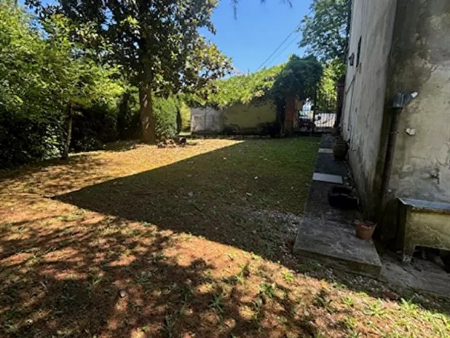 Immagine 29 di Villa in vendita  in centro a Terranuova Bracciolini