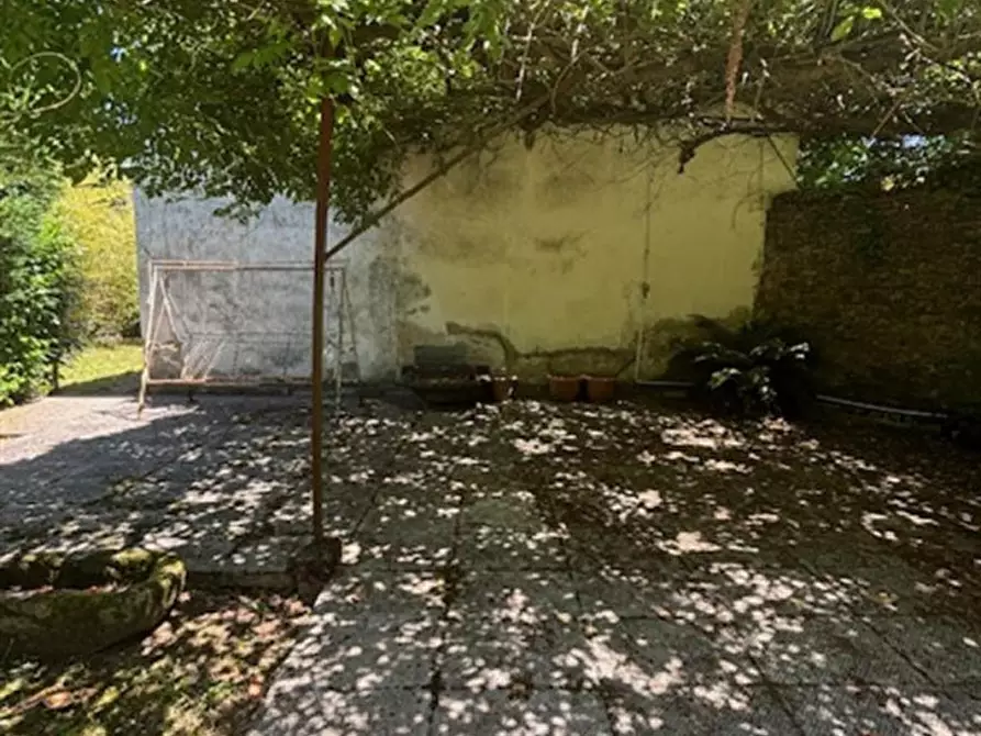 Immagine 31 di Villa in vendita  in centro a Terranuova Bracciolini