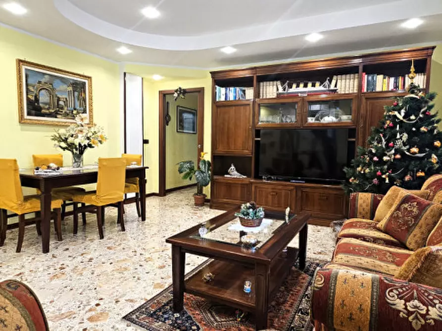 Immagine 9 di Appartamento in vendita  in Via Michele De Vio, 2 a Palermo