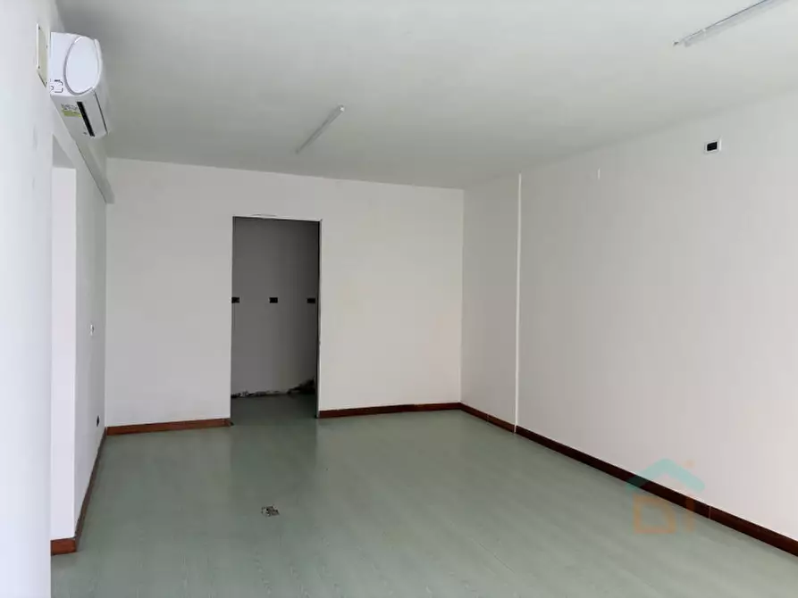 Immagine 13 di Negozio in vendita  in via Roma 43 a Cervignano Del Friuli