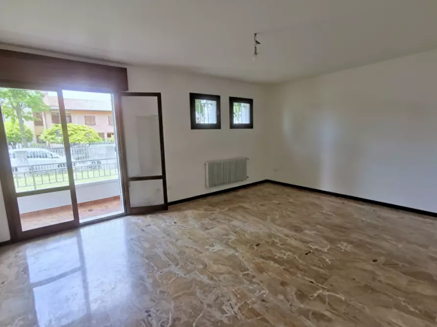 Immagine 2 di Casa trifamiliare in affitto  in Via Oberdan a Mestrino