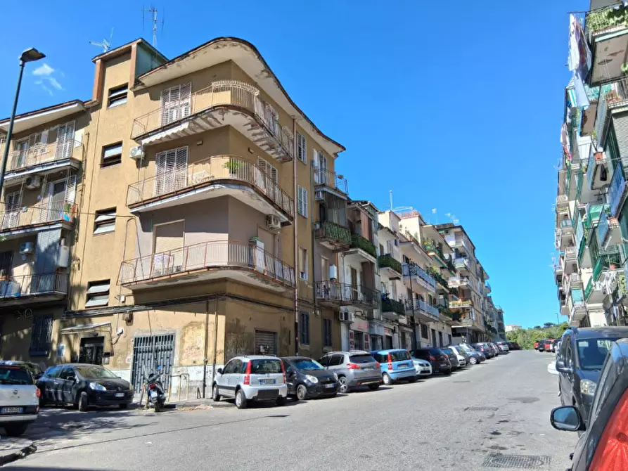 Immagine 2 di Negozio in vendita  in Via Francesco Provenzale a Napoli