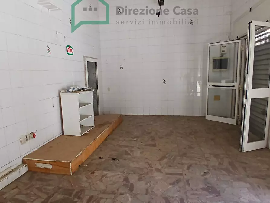 Immagine 3 di Negozio in vendita  in Via Francesco Provenzale a Napoli