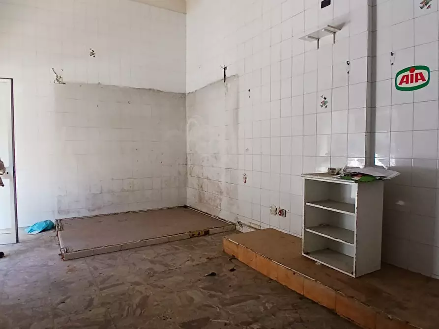 Immagine 6 di Negozio in vendita  in Via Francesco Provenzale a Napoli